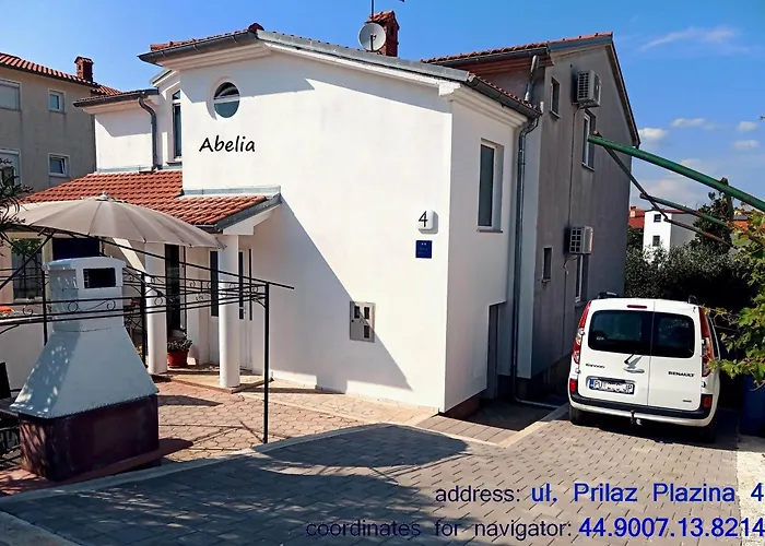 Abelia Pool View Studio